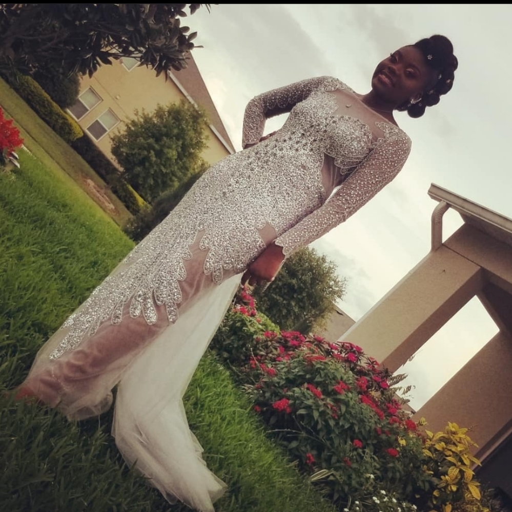 Dress - Picture 4 of 7